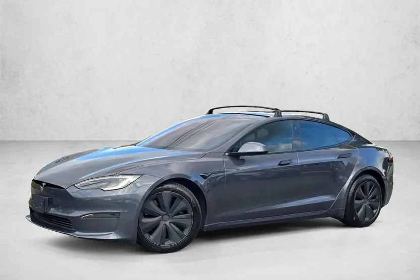 2022 Tesla Model S photo 1