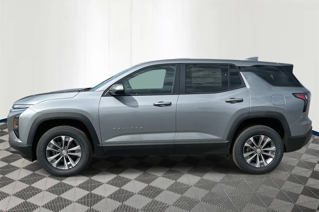 2026 Chevrolet Equinox LT photo 1