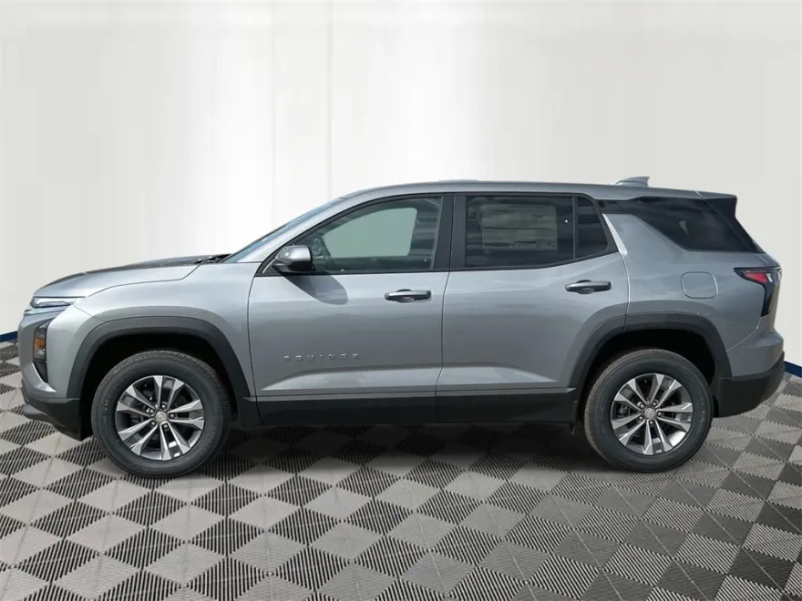2026 Chevrolet Equinox LT photo 1