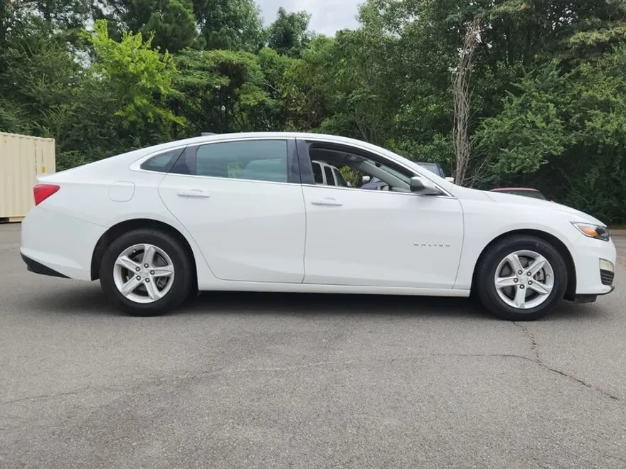 2020 Chevrolet Malibu LS photo 1