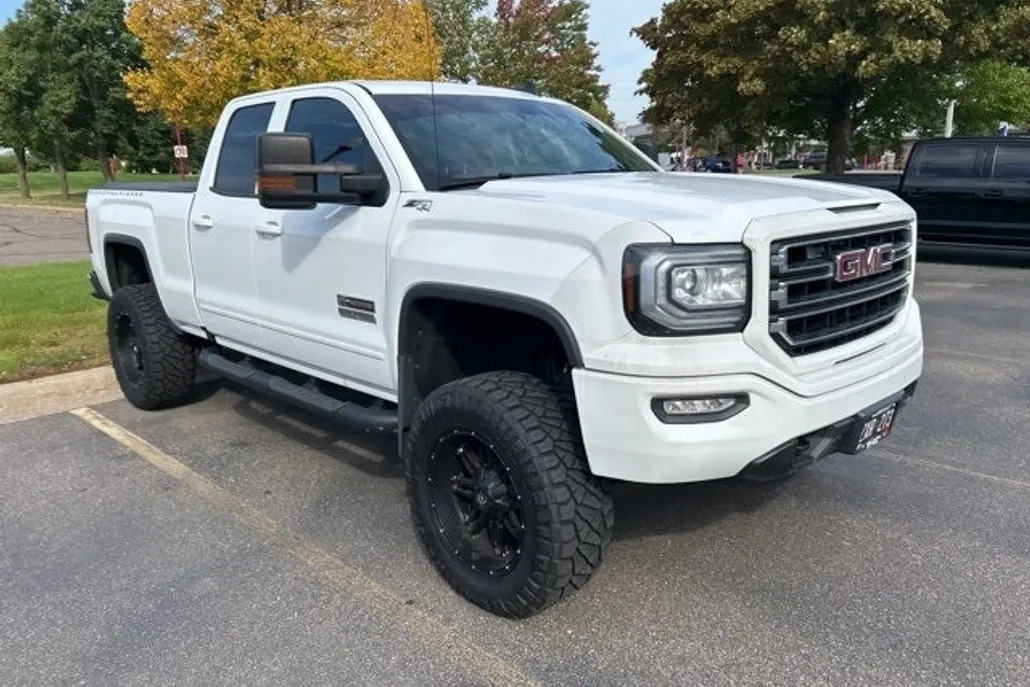 2017 Gmc Sierra 1500 SLE photo 1