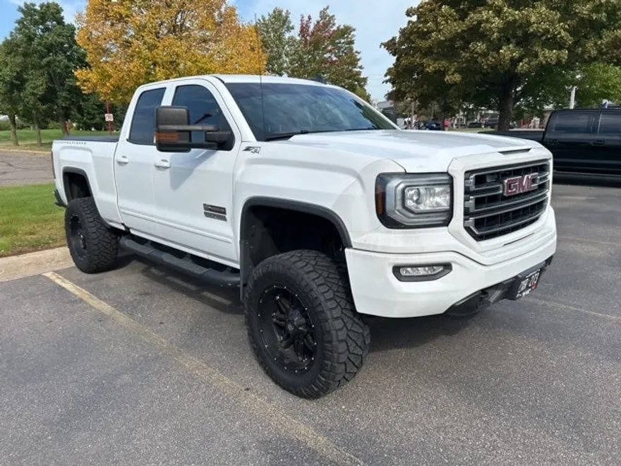 2017 Gmc Sierra 1500 SLE photo 1