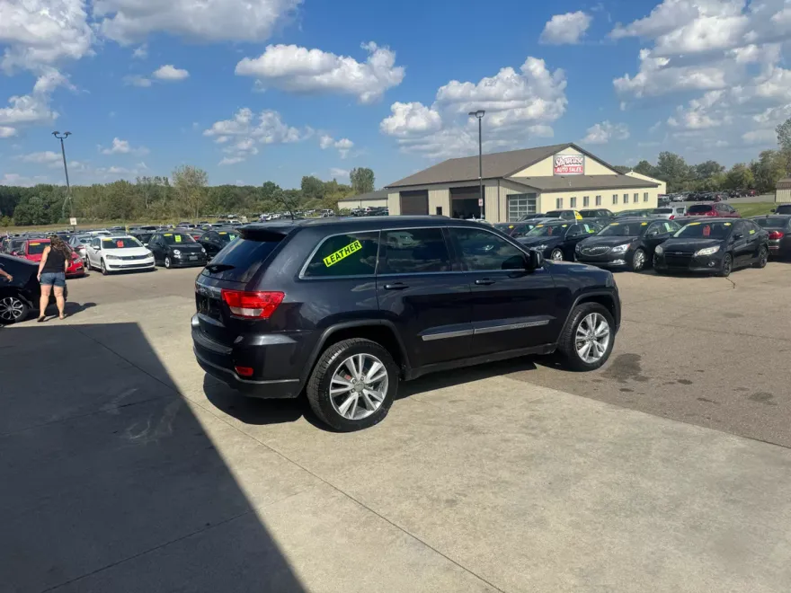 2013 Jeep Grand Cherokee Laredo photo 1
