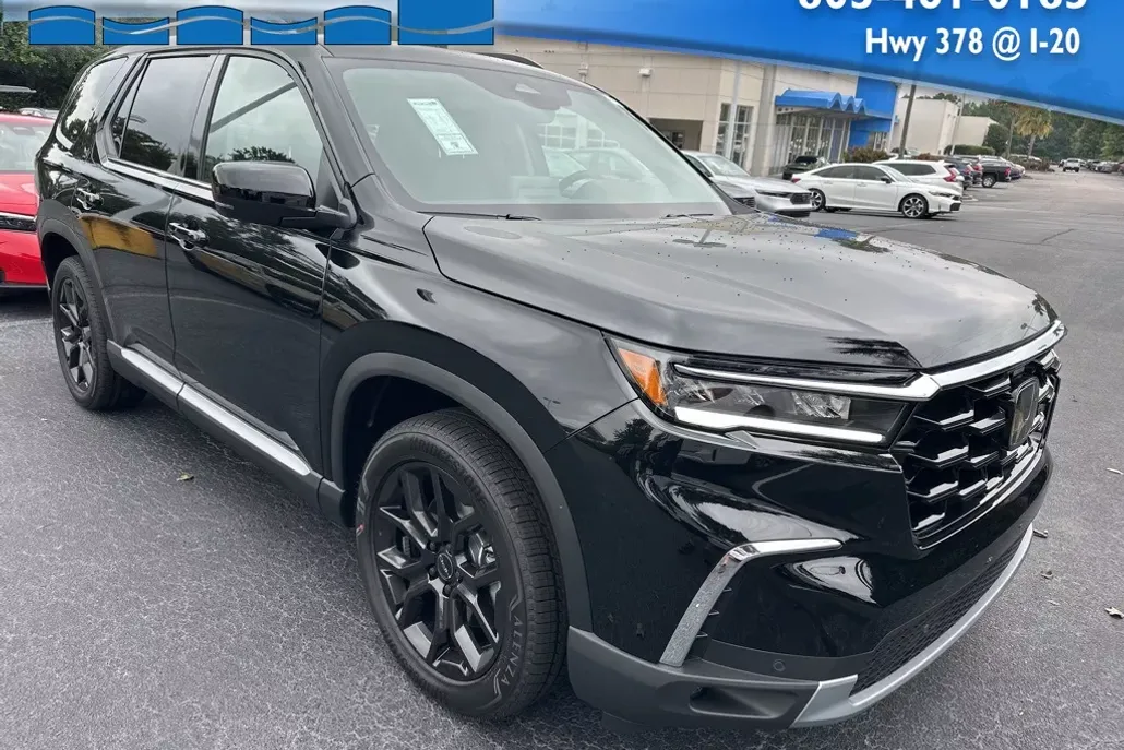 2025 Honda Pilot Touring photo 1