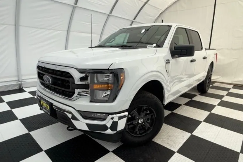 2023 Ford F-150 XLT photo 1