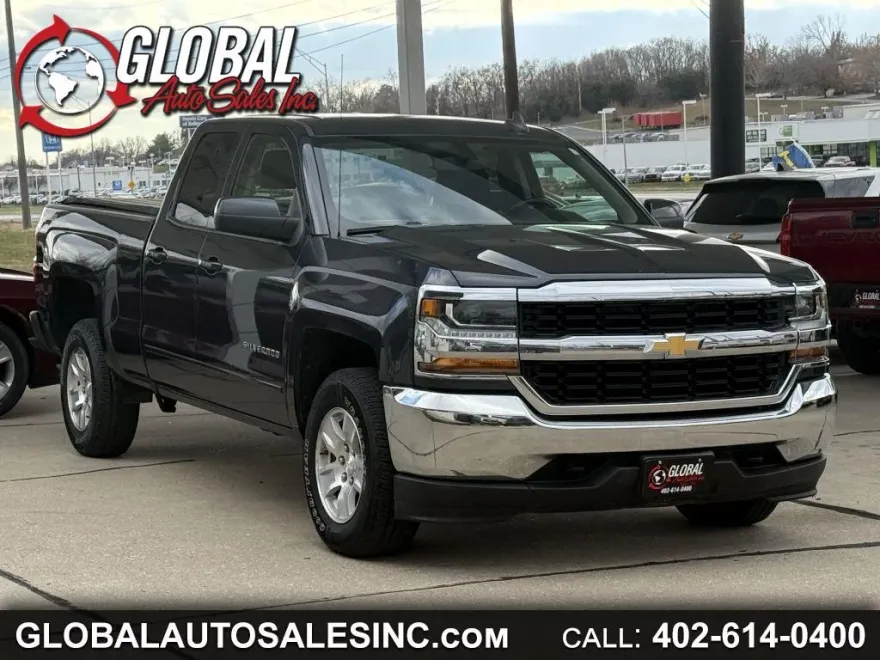2018 Chevrolet Silverado 1500 LT photo 1