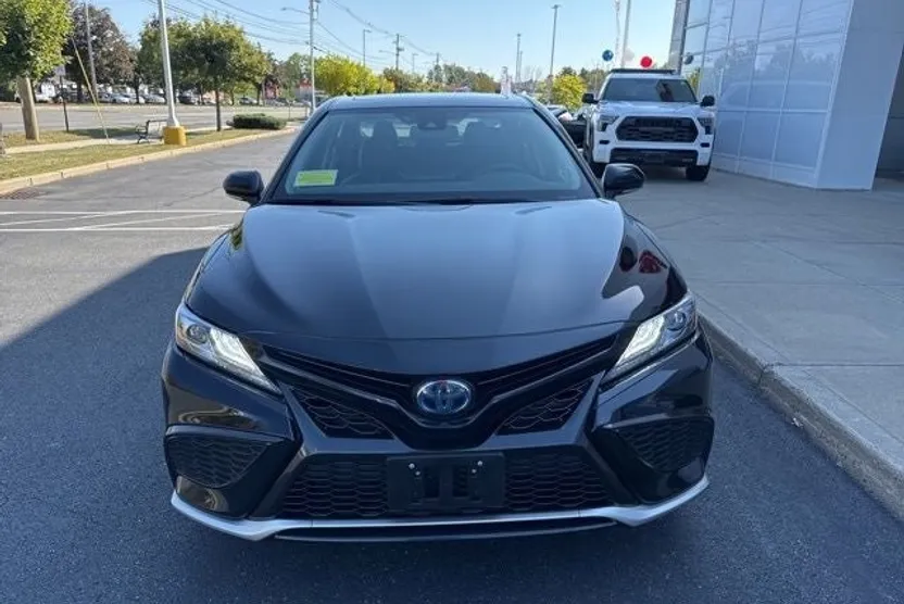 2023 Toyota Camry Hybrid XSE photo 1