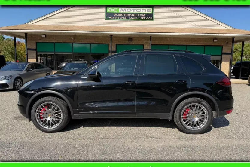 2012 Porsche Cayenne Turbo photo 1