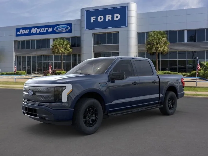 2025 Ford F-150 Lightning XLT photo 1