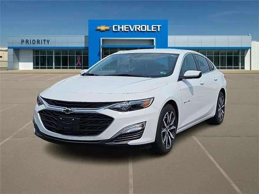 2025 Chevrolet Malibu RS photo 1