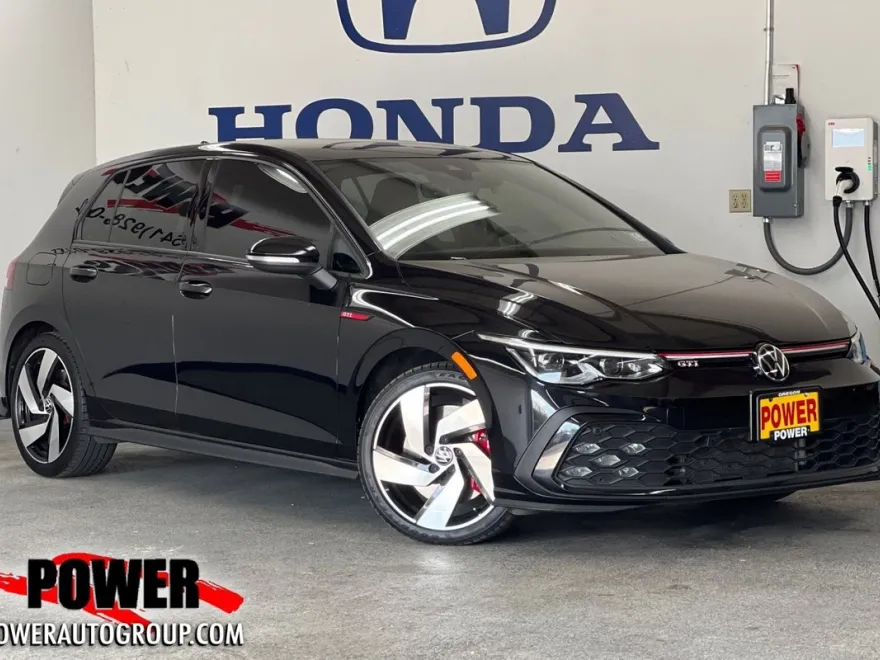 2022 Volkswagen Golf GTI SE photo 1