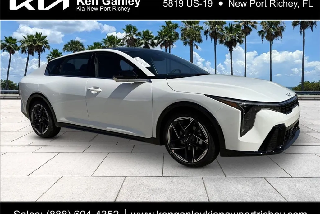 2025 Kia K4 GT-Line photo 1