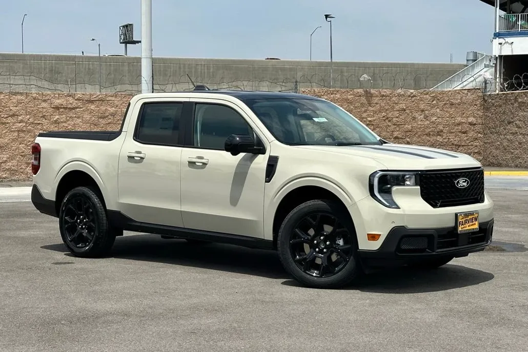 2025 Ford Maverick Lariat photo 1