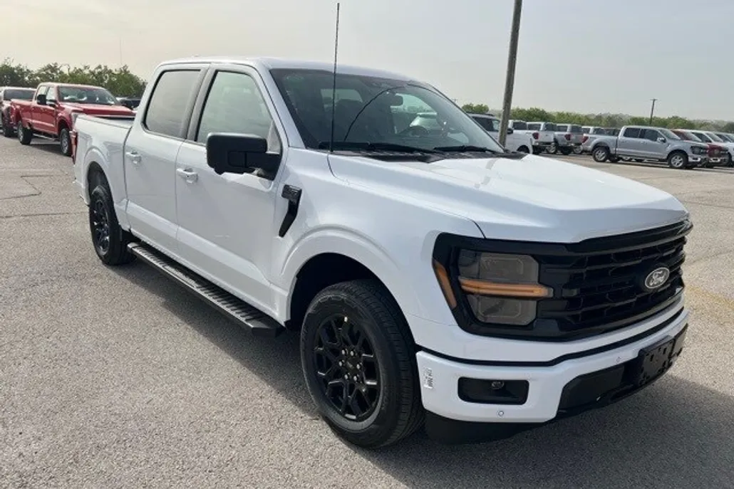 2025 Ford F-150 XLT photo 1