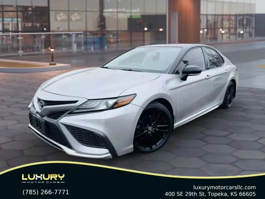 2024 Toyota Corolla LE photo 1