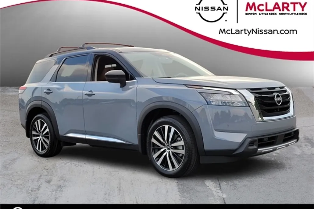 2025 Nissan Pathfinder Platinum photo 1