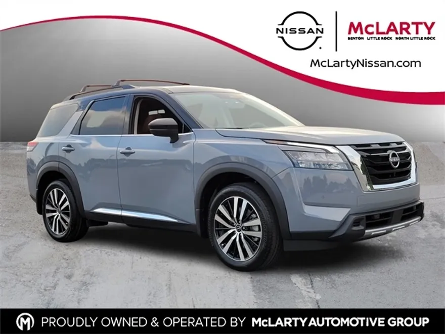 2025 Nissan Pathfinder Platinum photo 1