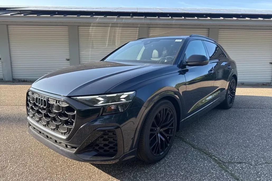 2024 Audi SQ8 Prestige photo 1