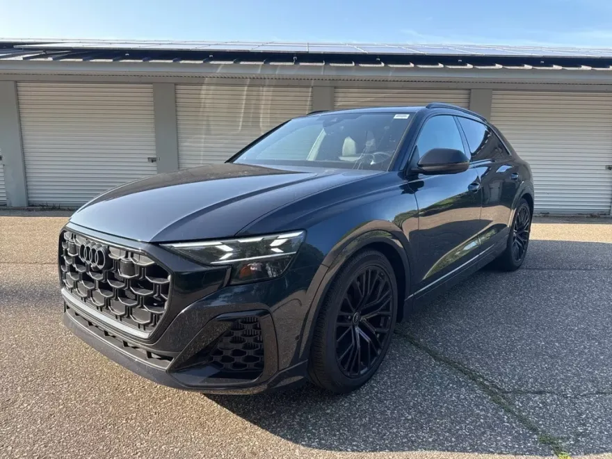 2024 Audi SQ8 Prestige photo 1