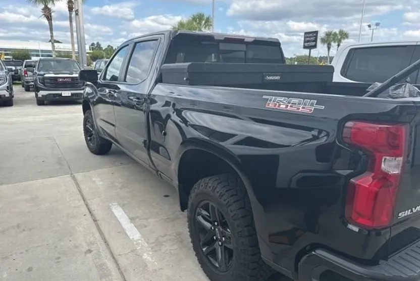 2021 Chevrolet Silverado 1500 LT Trail Boss photo 1