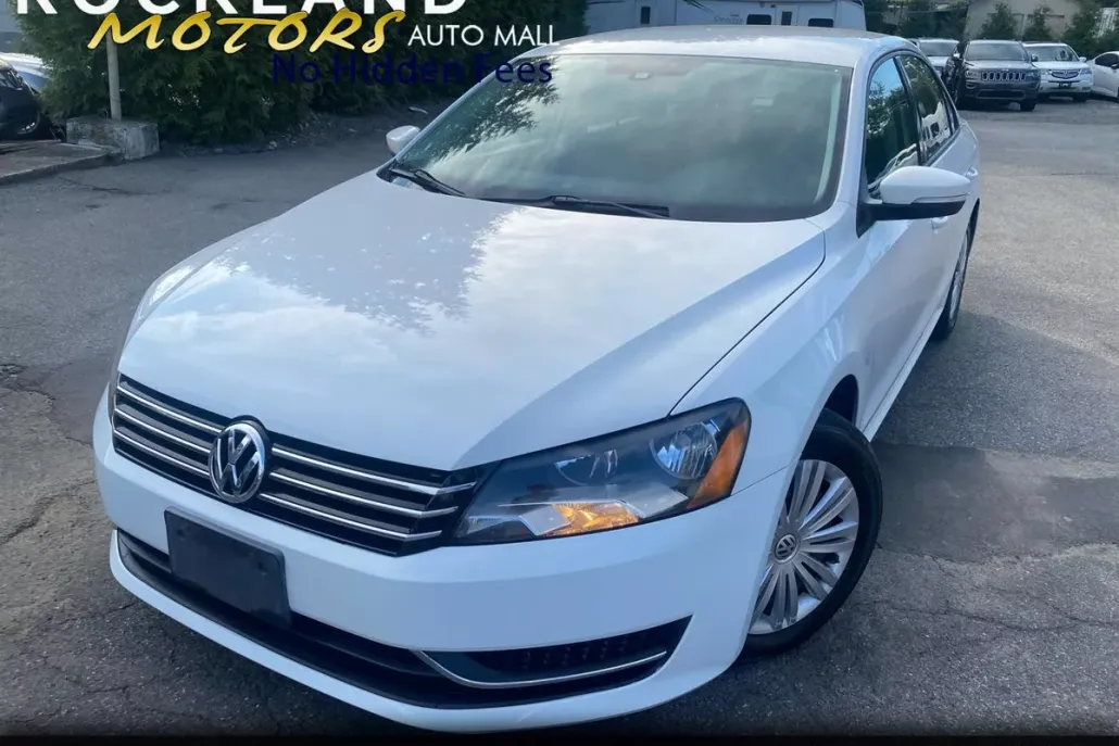 2014 Volkswagen Passat Wolfsburg Edition photo 1