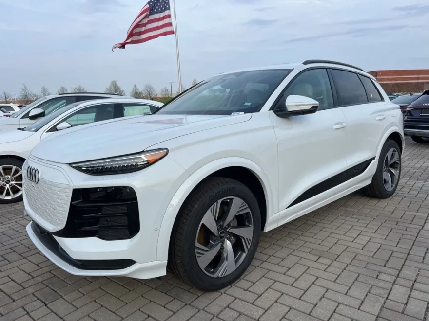 2025 Audi Q6 E-tron Premium Plus photo 1