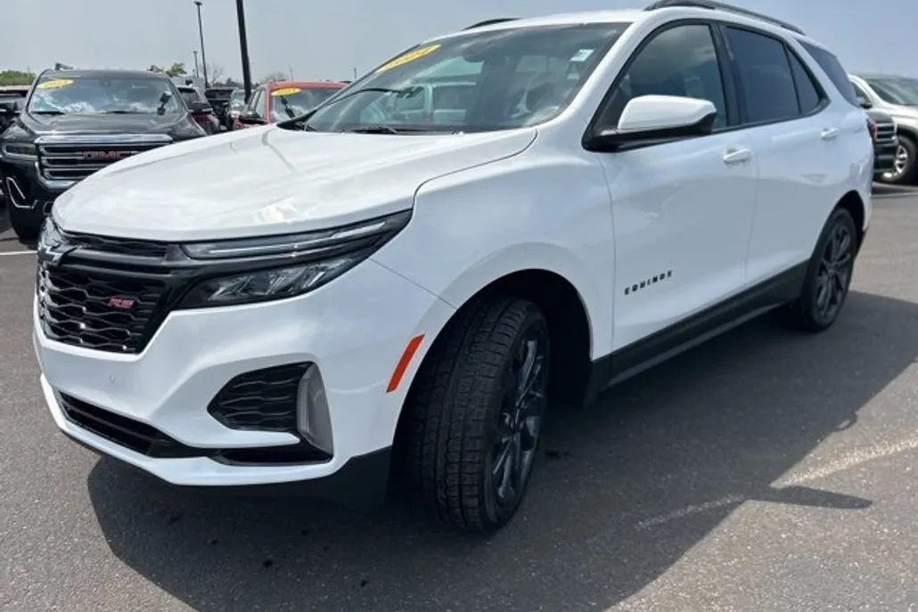 2024 Chevrolet Equinox RS photo 1