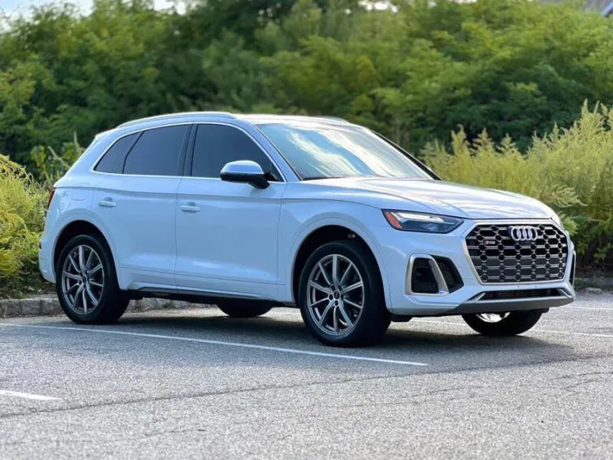 2023 Audi SQ5 Premium Plus photo 1