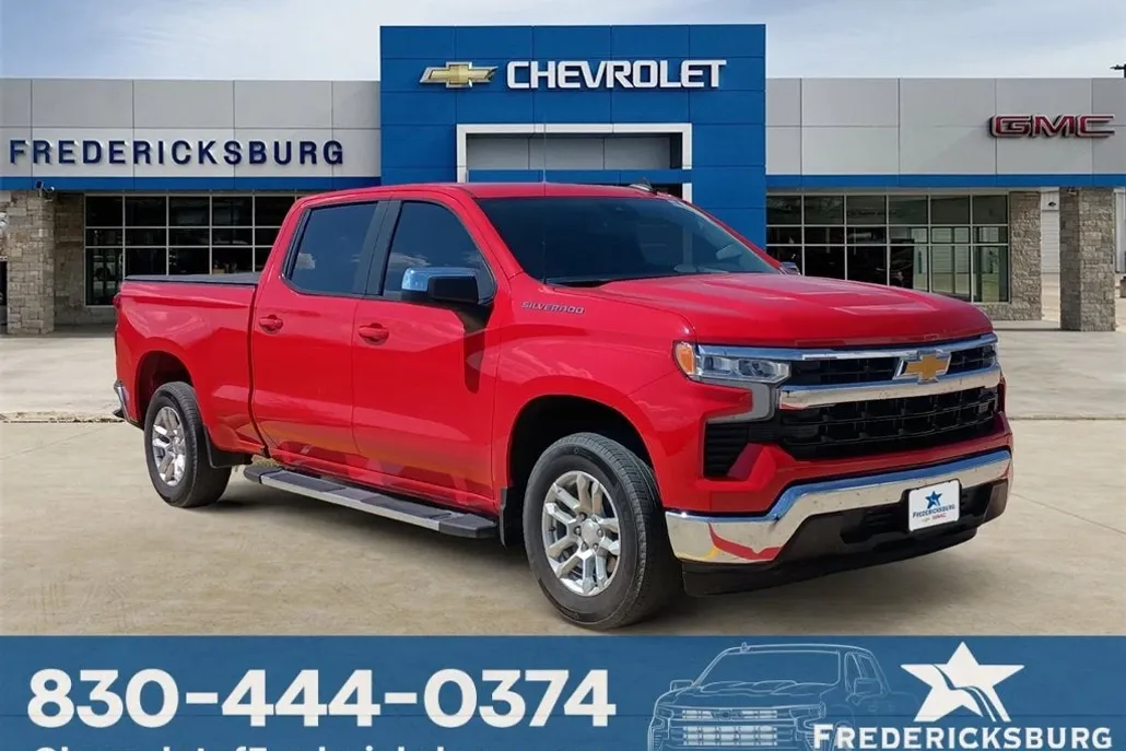 2024 Chevrolet Silverado 1500 LT photo 1