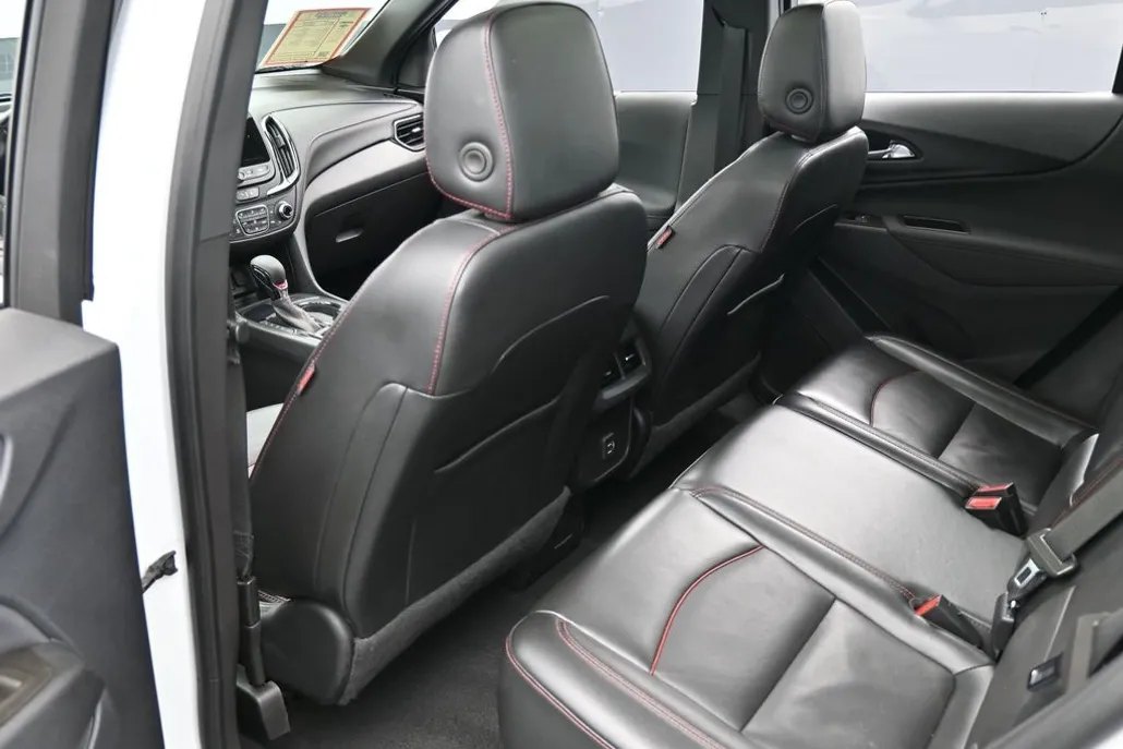 2023 Chevrolet Equinox RS photo 1