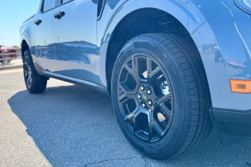 2025 Ford Maverick XLT photo 1