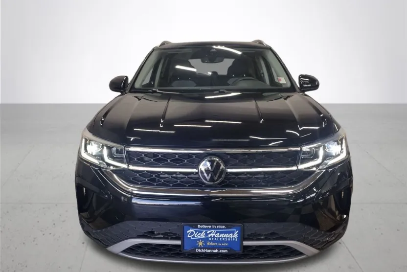 2023 Volkswagen Taos SEL photo 1