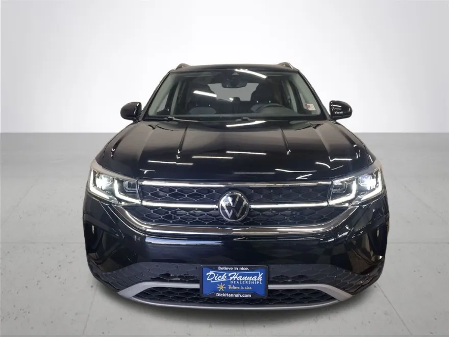 2023 Volkswagen Taos SEL photo 1