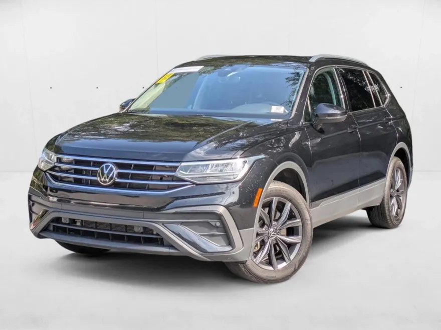 2023 Volkswagen Tiguan SE Sport photo 1