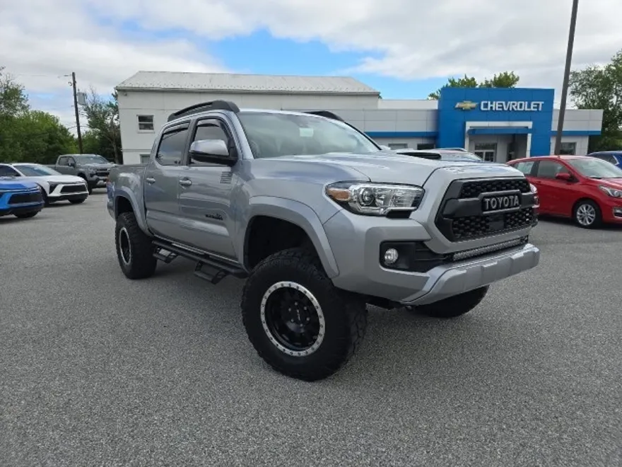 2019 Toyota Tacoma SR photo 1