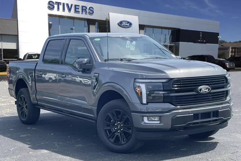 2025 Ford F-150 Platinum photo 1