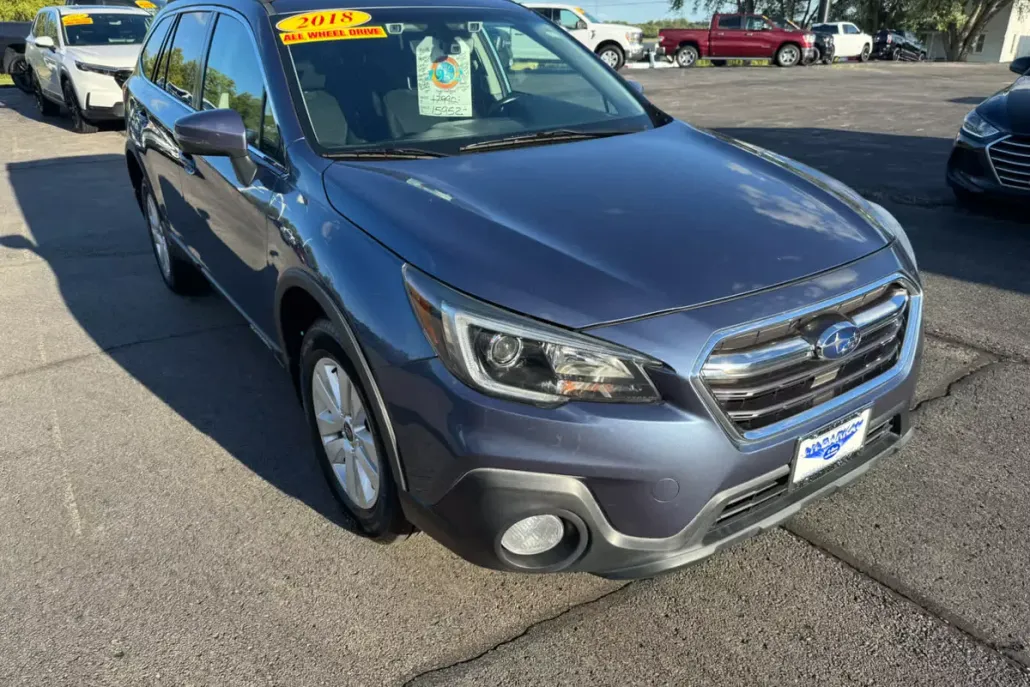 2018 Subaru Outback Premium photo 1