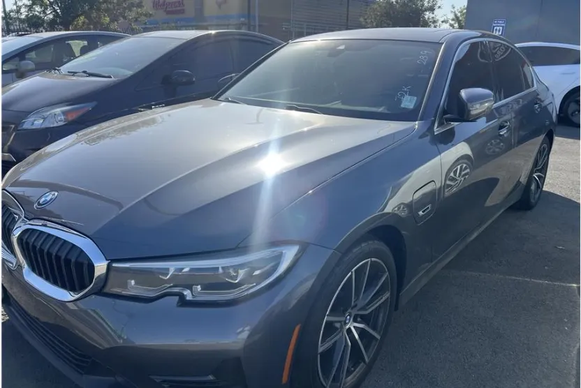 2022 Bmw 330e 3-Series photo 1