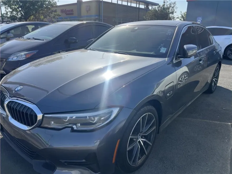 2022 Bmw 330e 3-Series photo 1