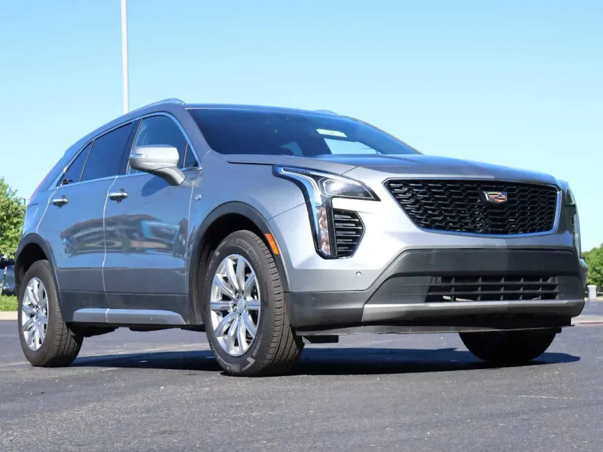 2023 Cadillac XT4 Premium Luxury photo 1