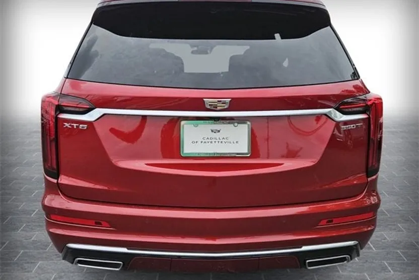 2025 Cadillac XT6 Luxury photo 1