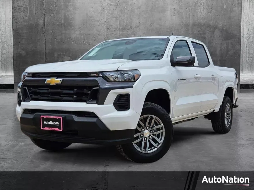 2025 Chevrolet Colorado Work Truck LT photo 1