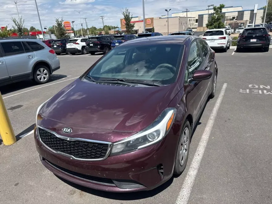 2017 Kia Forte LX Base photo 1