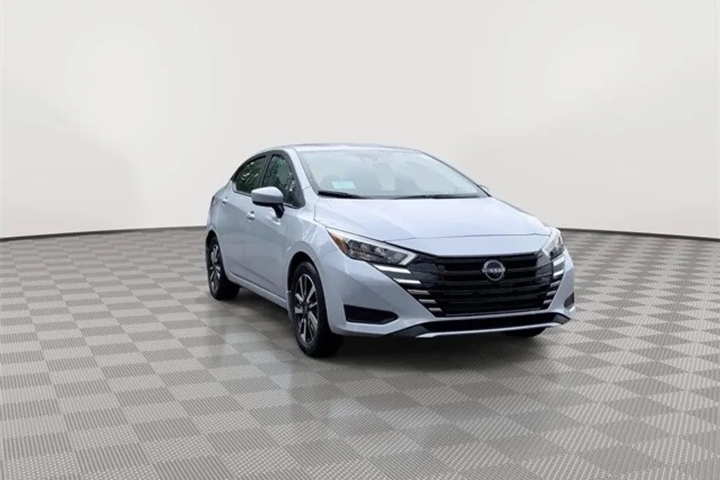2025 Nissan Versa 1.6 SV photo 1