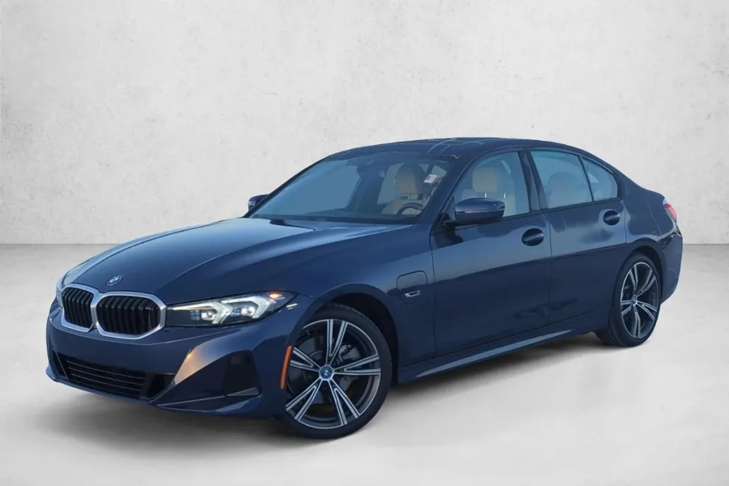 2023 Bmw 330e photo 1