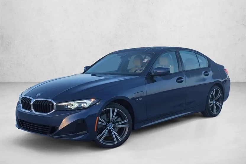 2023 Bmw 330e photo 1