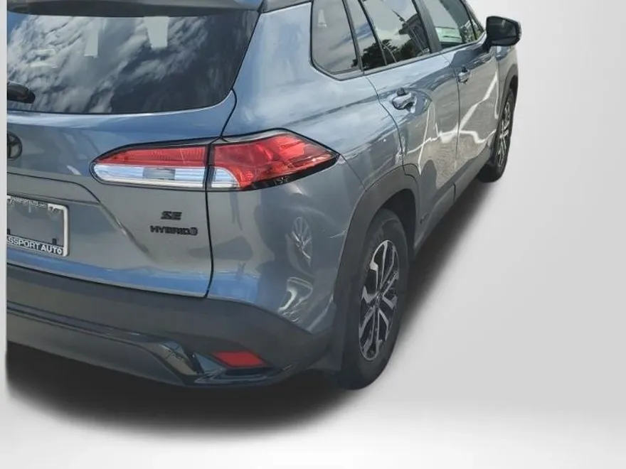 2024 Toyota Corolla Cross Hybrid SE photo 1