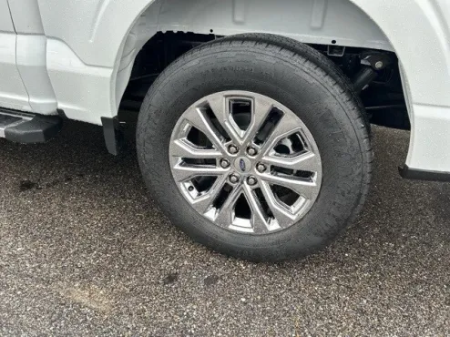 2025 Ford F-150 XLT photo 4