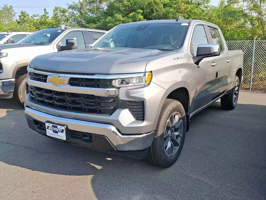 2025 Chevrolet Silverado 1500 LT photo 1