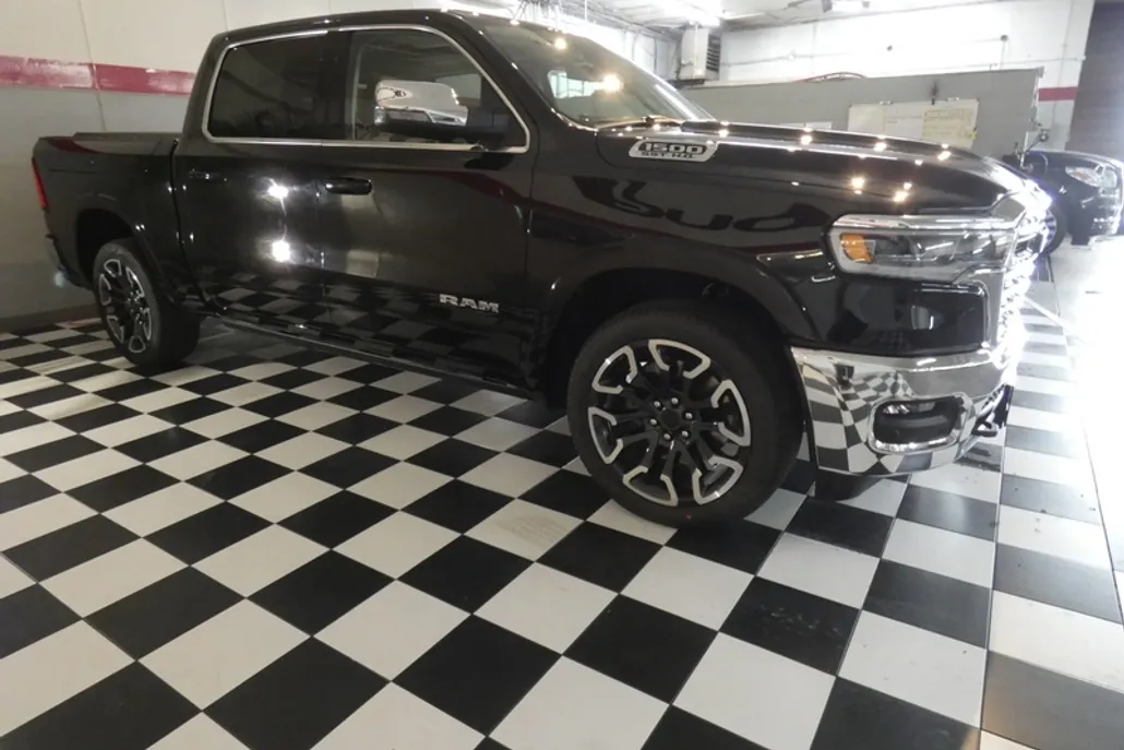 2025 Ram 1500 Limited photo 1
